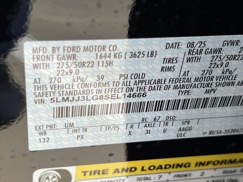 New 2025 Lincoln Navigator L Reserve image 32