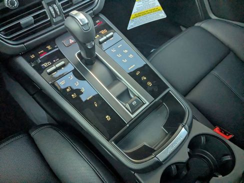 New 2026 Porsche Macan S image 21