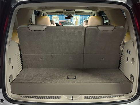 Used 2019 Cadillac Escalade Premium Luxury image 69