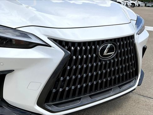 Used 2025 Lexus NX 250 FWD w/ Towing Package (2000 Lbs) image 27