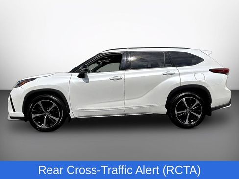 Used 2022 Toyota Highlander XSE AWD/4WD image 4