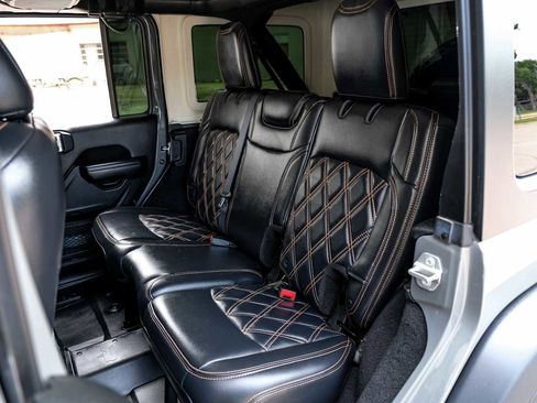 Used 2020 Jeep Wrangler Unlimited Sport S AWD/4WD image 40