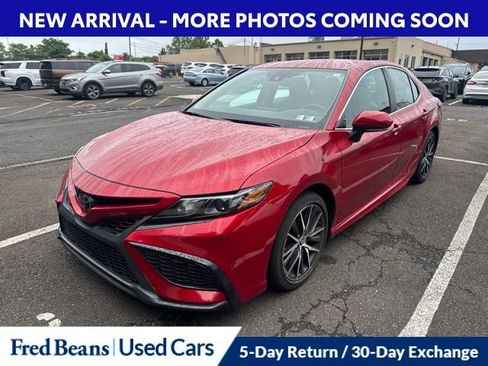 Used 2024 Toyota Camry SE w/ Cold Weather Package FWD image 1