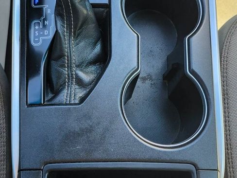 Used 2015 Toyota Camry LE image 25