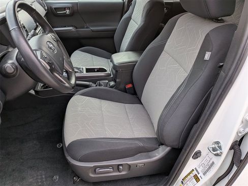 Used 2023 Toyota Tacoma TRD Sport image 19