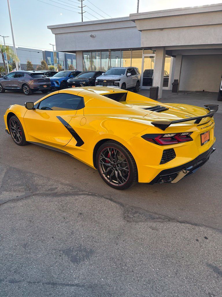 Used 2026 Chevrolet Corvette Stingray Premium Conv w/ Z51 Performance Package RWD image 4