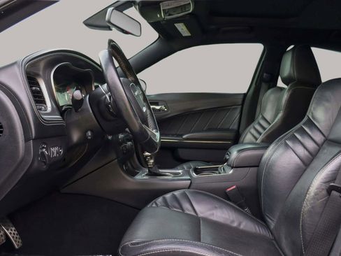 Used 2019 Dodge Charger SRT Hellcat w/ Navigation & Travel Group image 17