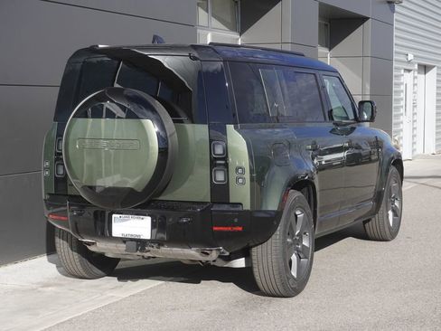 New 2026 Land Rover Defender 110 X-Dynamic SE image 2