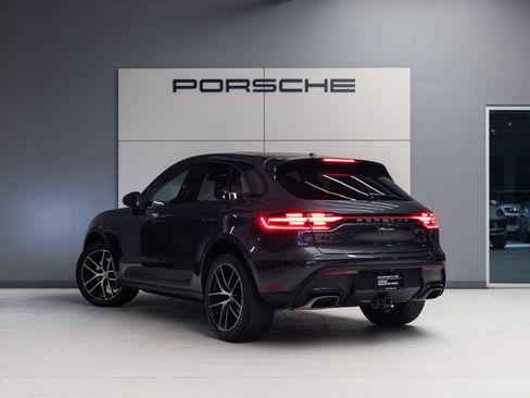 Certified 2024 Porsche Macan AWD/4WD image 5