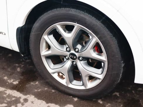 Used 2019 Kia Sorento SX image 25