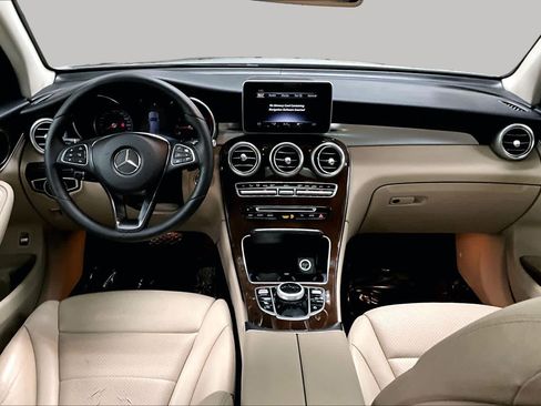 Used 2018 Mercedes-Benz GLC 300 4MATIC image 16