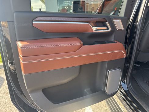 Used 2026 GMC Sierra 3500 Denali Ultimate AWD/4WD image 11