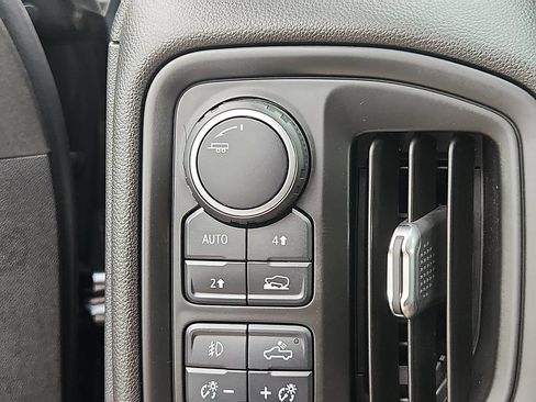Used 2022 Chevrolet Silverado 1500 Custom AWD/4WD image 24