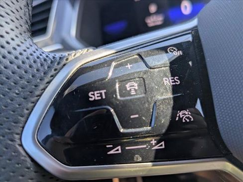Used 2022 Volkswagen Tiguan SE R-Line AWD/4WD image 14