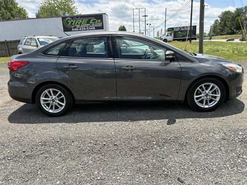 Used 2016 Ford Focus SE FWD image 5