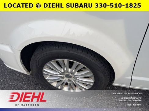 Used 2012 Chrysler Town & Country Limited w/ Luxury Group image 10