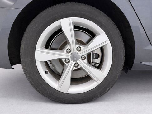 Used 2019 Audi A4 2.0T Premium w/ Convenience Package image 31