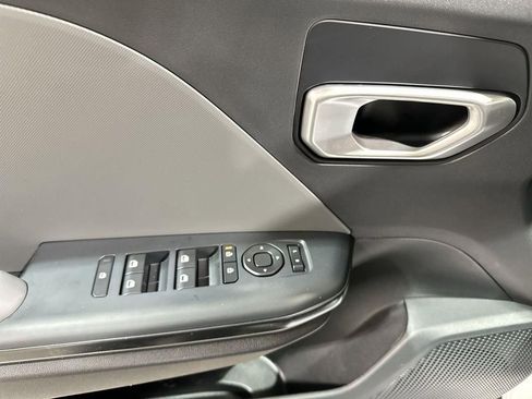 New 2025 Kia K4 LX image 16