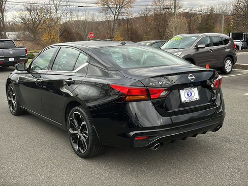 Used 2024 Nissan Altima 2.5 SR w/ SR Premium Package image 4