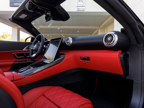 Used 2024 Mercedes-Benz SL 63 AMG S e Performance 4MATIC image 34