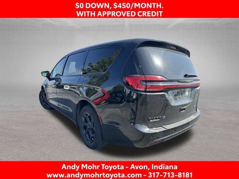Used 2024 Chrysler Pacifica Limited FWD image 6