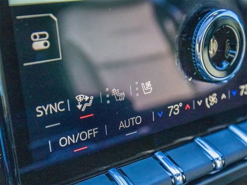 Used 2026 GMC Yukon XL Denali w/ Sun & Power Step Package image 33