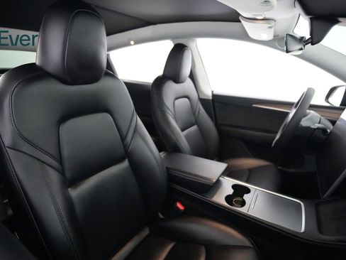 Used 2024 Tesla Model Y Long Range image 23