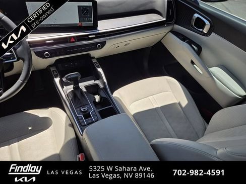 Certified 2025 Kia Sorento EX w/ Panoramic Sunroof Package AWD/4WD image 16