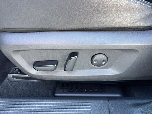 Certified 2025 Nissan Rogue SL w/ Tech Package image 22