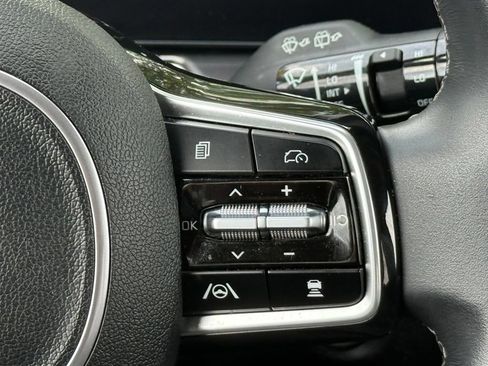Used 2024 Kia Sorento S AWD/4WD image 11