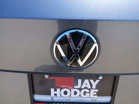 Used 2024 Volkswagen Taos SE image 12