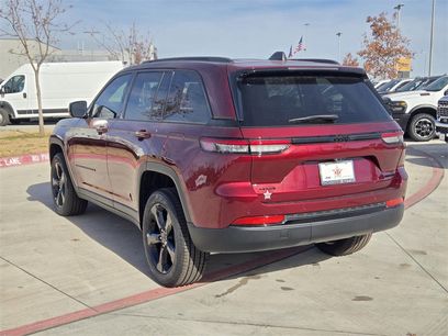 New 2025 Jeep Grand Cherokee Limited w/ Black Appearance Package