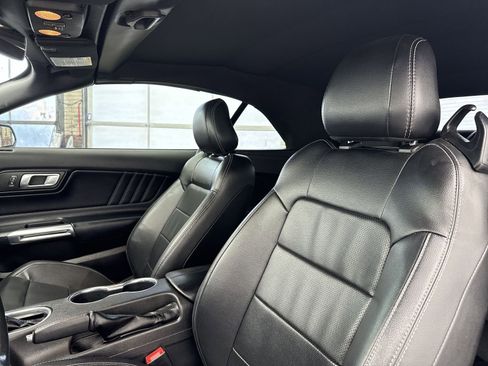 Used 2022 Ford Mustang Premium image 10