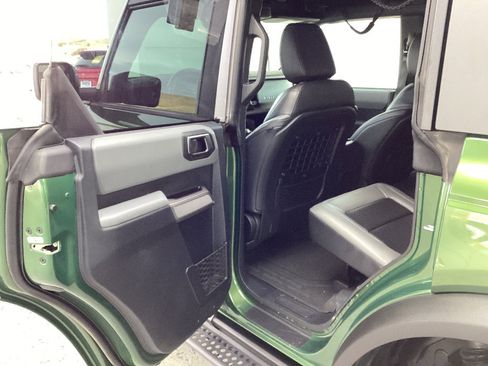Used 2022 Ford Bronco Black Diamond image 16