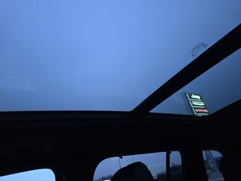 Used 2022 Jeep Grand Cherokee Trailhawk w/ Luxury Tech Group III image 47