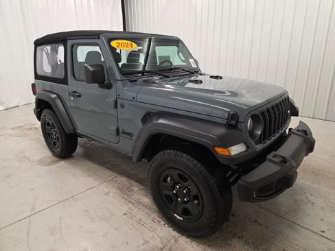 Used 2024 Jeep Wrangler Sport image 7