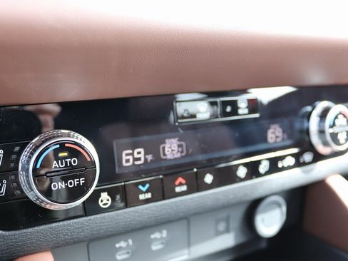 New 2025 Mitsubishi Outlander SEL image 27