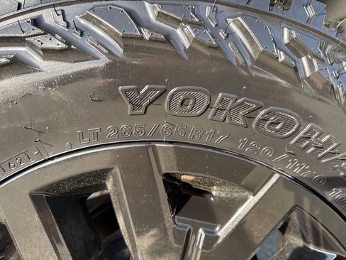 Used 2022 Nissan Frontier SV image 32