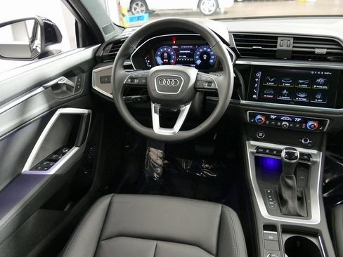 Certified 2025 Audi Q3 2.0T Premium Plus w/ Premium Plus Package image 27