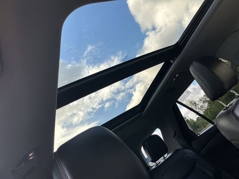 Used 2021 Ford Explorer XLT w/ Equipment Group 202A image 24
