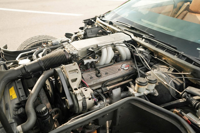 Used 1988 Chevrolet Corvette Convertible RWD image 25