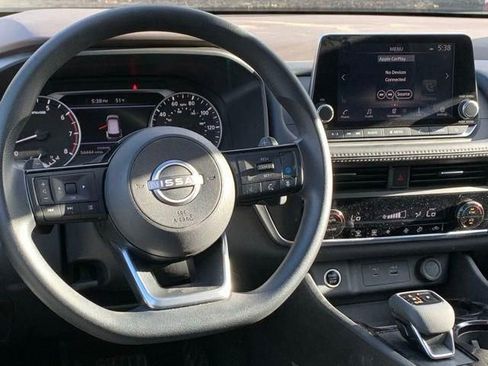 Used 2023 Nissan Rogue SV image 24