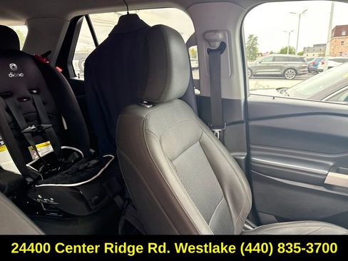 Used 2022 Ford Explorer XLT AWD/4WD image 13