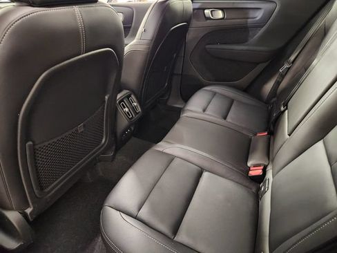 Certified 2026 Volvo XC40 B5 Plus AWD/4WD image 30