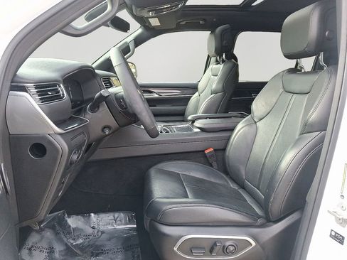 Used 2024 Jeep Wagoneer 4WD w/ Premium Group I image 15