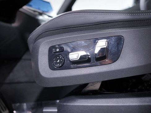 Used 2026 BMW X7 xDrive40i w/ M Sport Package AWD/4WD image 8