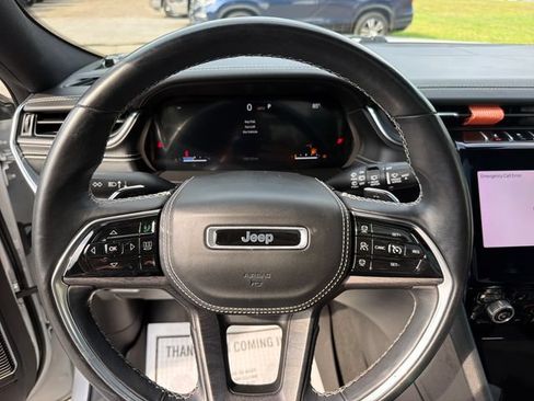 Used 2021 Jeep Grand Cherokee L Overland w/ Luxury Tech Group IV AWD/4WD image 17
