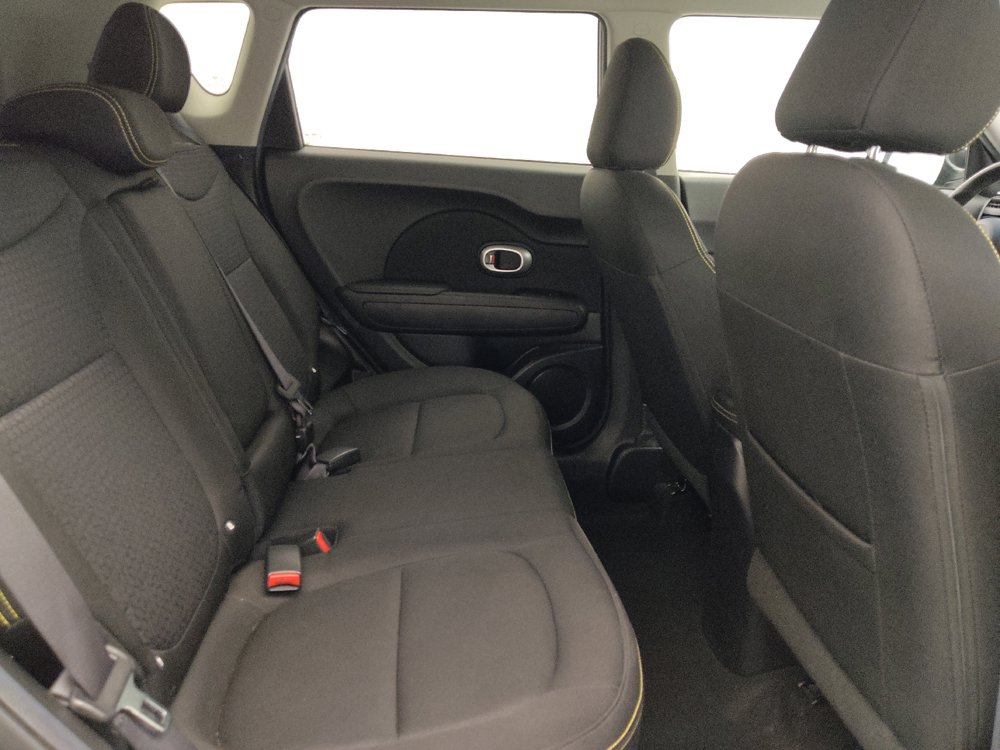 Used 2016 Kia Soul + FWD image 19