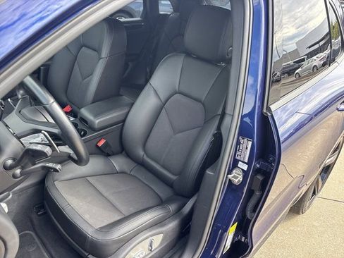 Used 2024 Porsche Macan AWD/4WD image 17