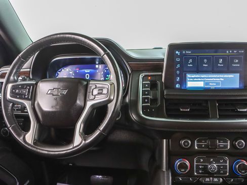 Used 2022 Chevrolet Tahoe Z71 w/ Luxury Package AWD/4WD image 18
